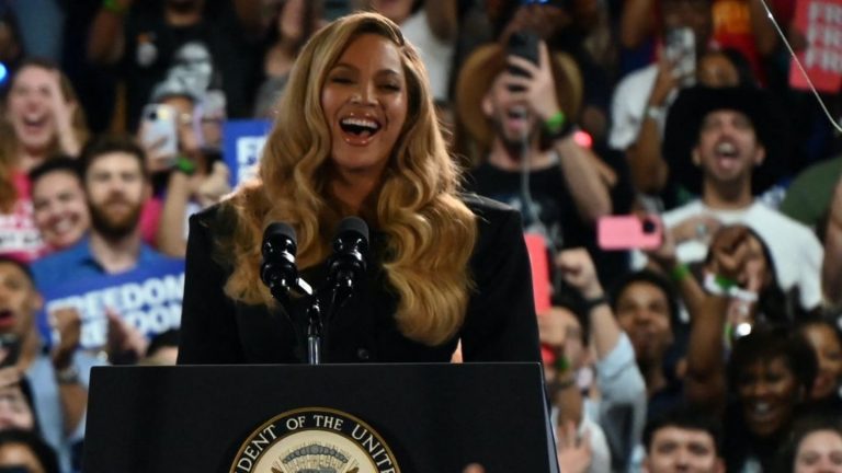 Für US-Wahl: Beyoncé wird zu Pamela Anderson