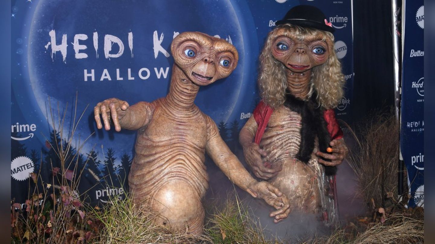 Tom Kaulitz als "E.T.": Blaue Flecken wegen Halloween-Kostüm