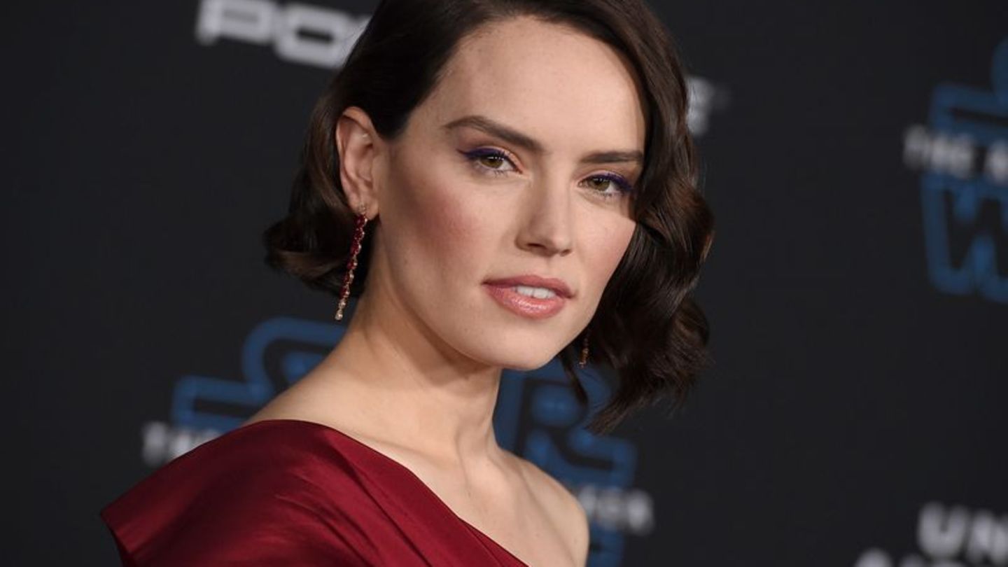 Filmprojekt: Daisy Ridley dreht Thriller mit "Bond"-Regisseur Campbell