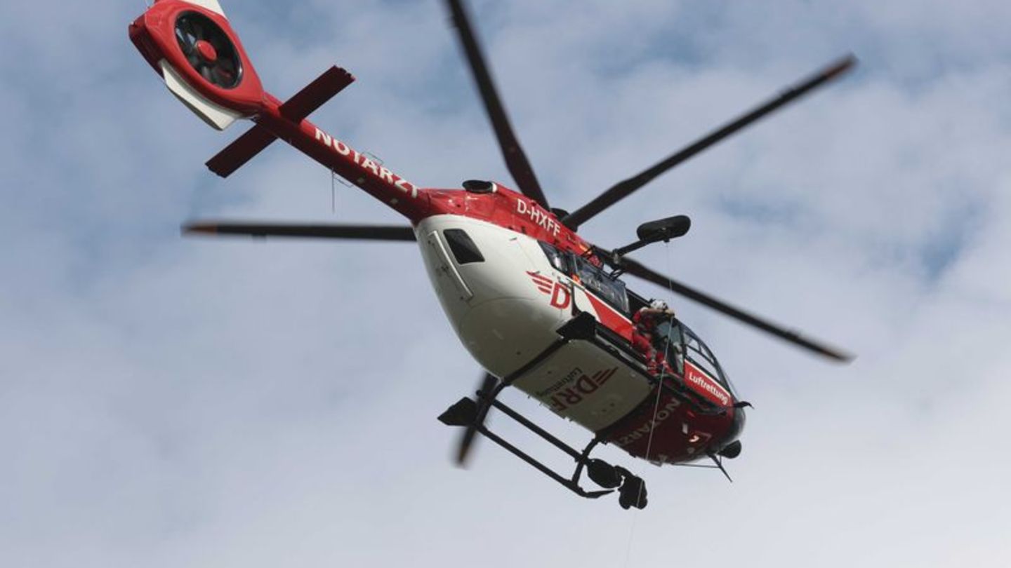 Notfälle: Auto prallt gegen Baum im Wartburgkreis - Fahrer stirbt