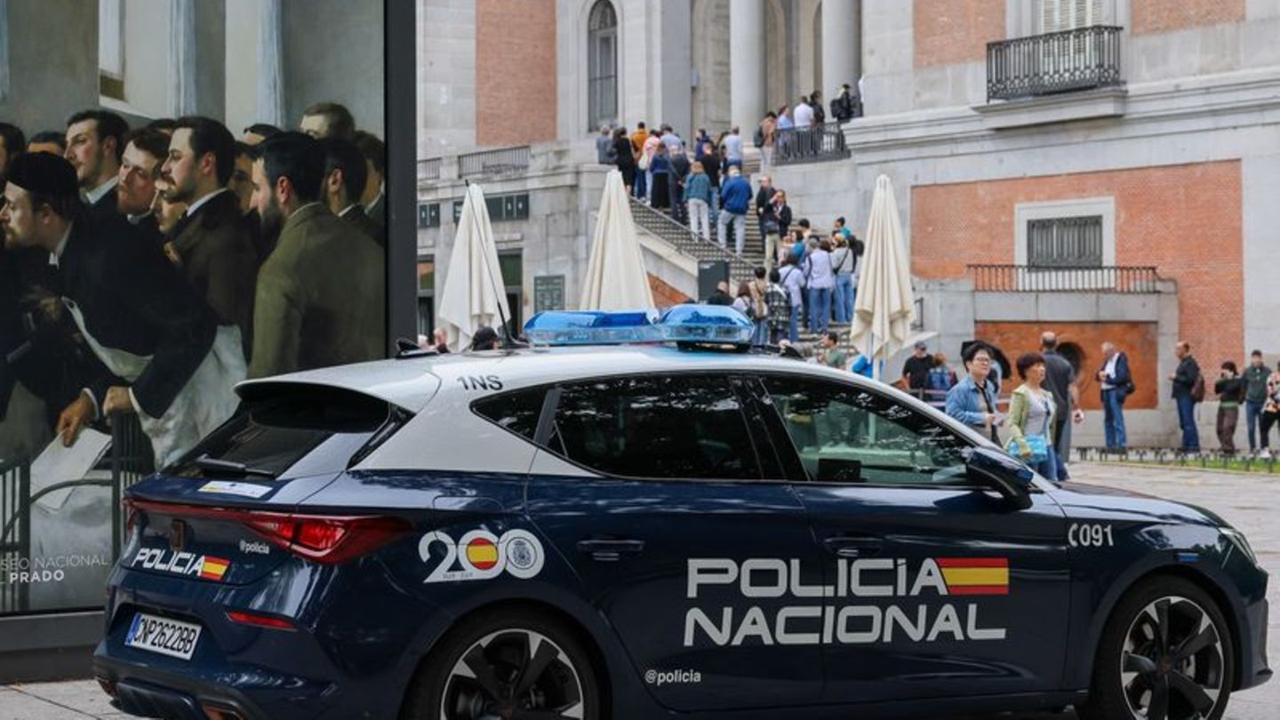 Drogenhandel und Geldwäsche: Medien: Polizeichef versteckt in Spanien Millionen in Wänden