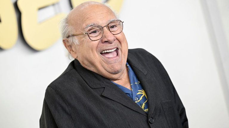 Hollywood-Komiker: Danny DeVito wird 80 - mit Trampolinspringen in Schwung