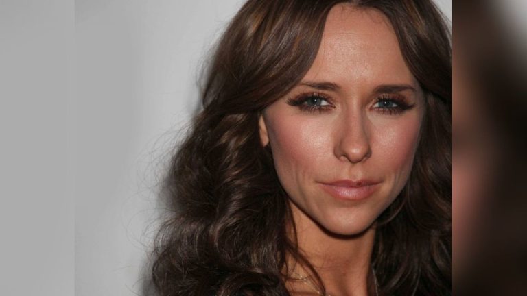 Jennifer Love Hewitt: Die Presse wusste früher vom Tod ihrer Mutter