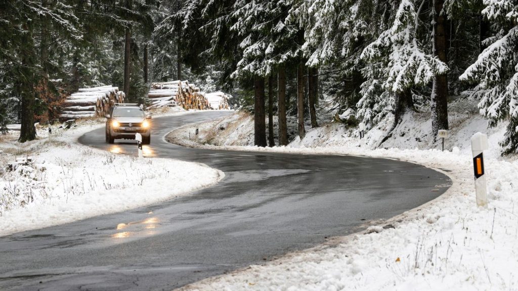 Wetter: Schnee und Regen sorgen für Glätte in Hessen