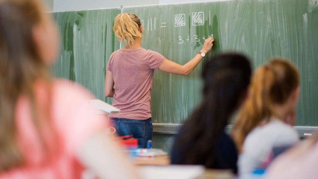 Bildung: Hessen will Hürden für Quereinstieg in Lehrerberuf senken