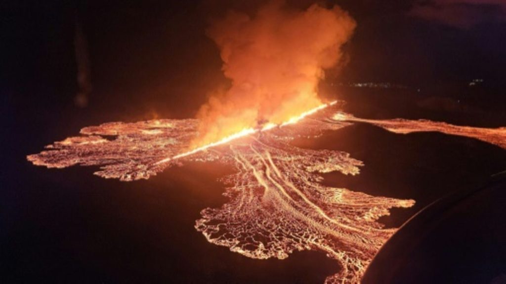 Nach Vulkanausbruch auf Island: Lava läuft auf Parkplatz der Blauen Lagune