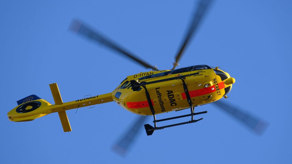 Rettungshubschrauber-Einsatz: Frontalkollision in NRW: Paar aus Brandenburg schwerverletzt