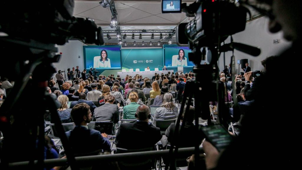 Weltklimakonferenz: Streit um Billionen: UN-Klimagipfel wird verlängert