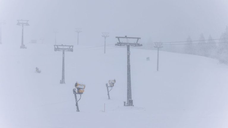 Wintersaison: Einige Skilifte und Loipen in Betrieb