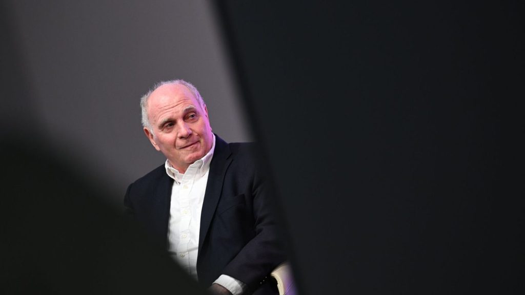 FC Bayern München: Hoeneß: "Dass ich alles bestimme, ist Blödsinn"