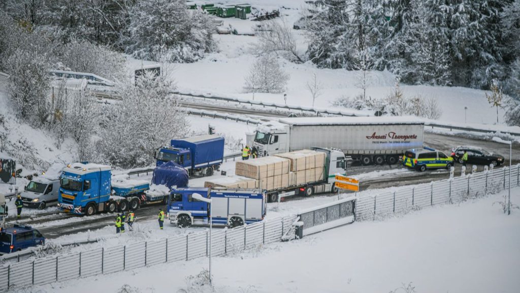 Winterwetter: Tauwetter nach Schneefall: Entspannung auf Straßen erwartet