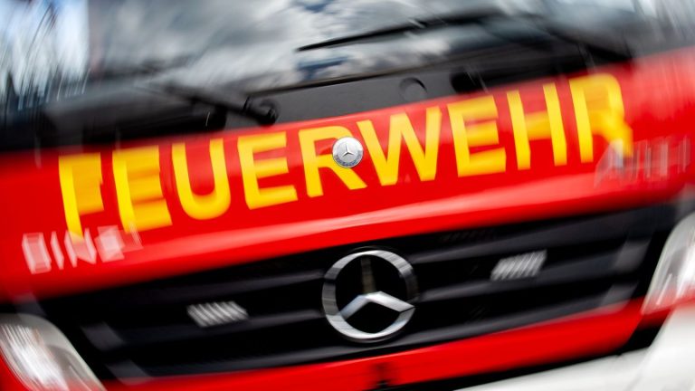 Brand auf Betriebsgelände: Feuer in Papierfabrik endet glimpflich