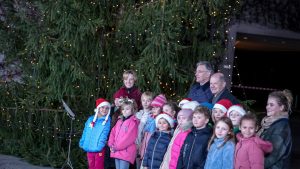 Kanzler-Tanne: Weihnachtsbaum bringt besinnliche Stimmung vors Kanzleramt