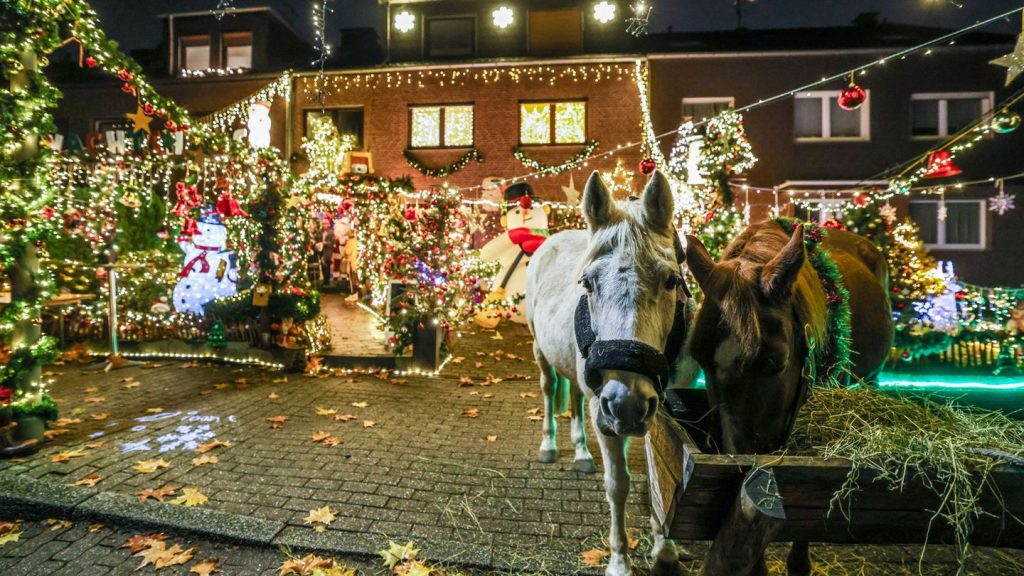 Weihnachtshaus im Ruhrgebiet: Weihnachtsfieber im Glitzerhaus mit Glühwein für alle