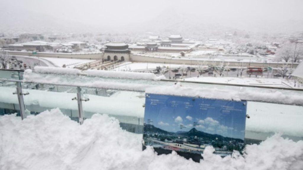 Flugstreichungen, Stromausfälle und drei Tote bei Rekord-Schneefall in Südkorea