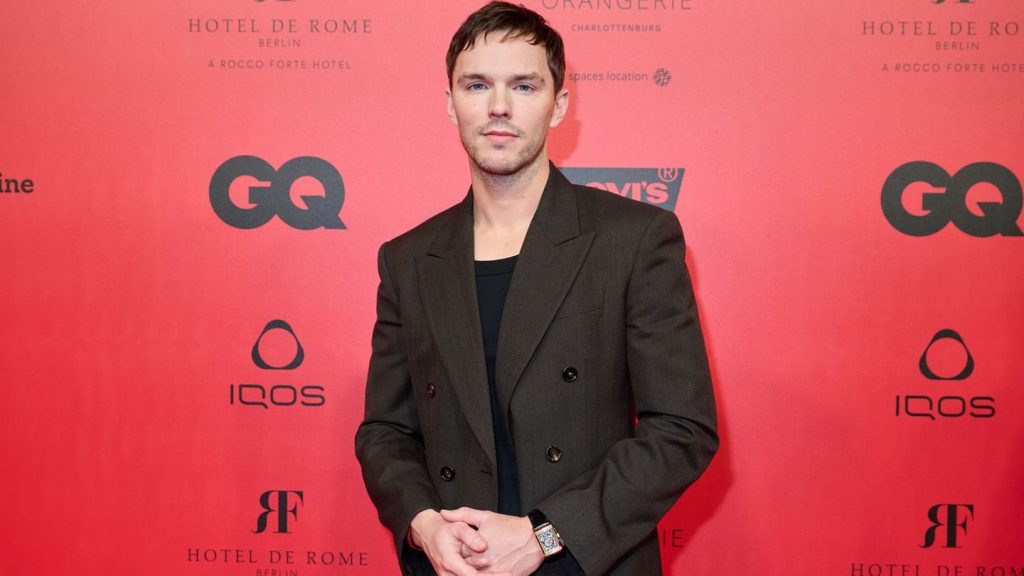 Auszeichnungen: "Men of the Year"-Gala mit Nicholas Hoult in Berlin