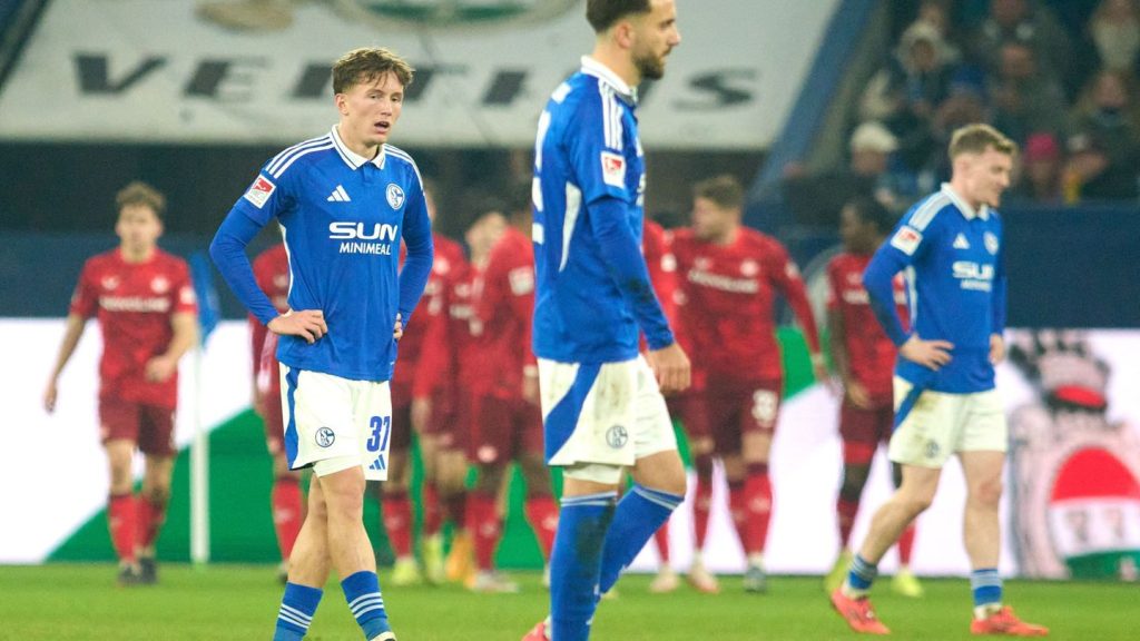 2. Bundesliga: Unruhe statt Stabilität: Schalke unterliegt FCK klar