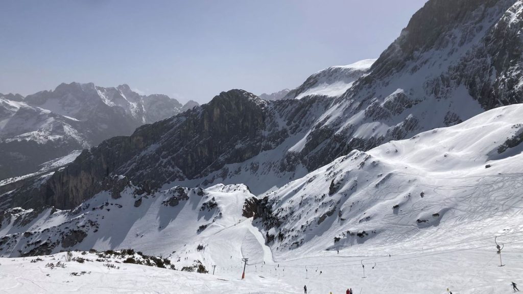 Wintersport: Saisonstart: Skipass teurer, Klimawandel als Herausforderung