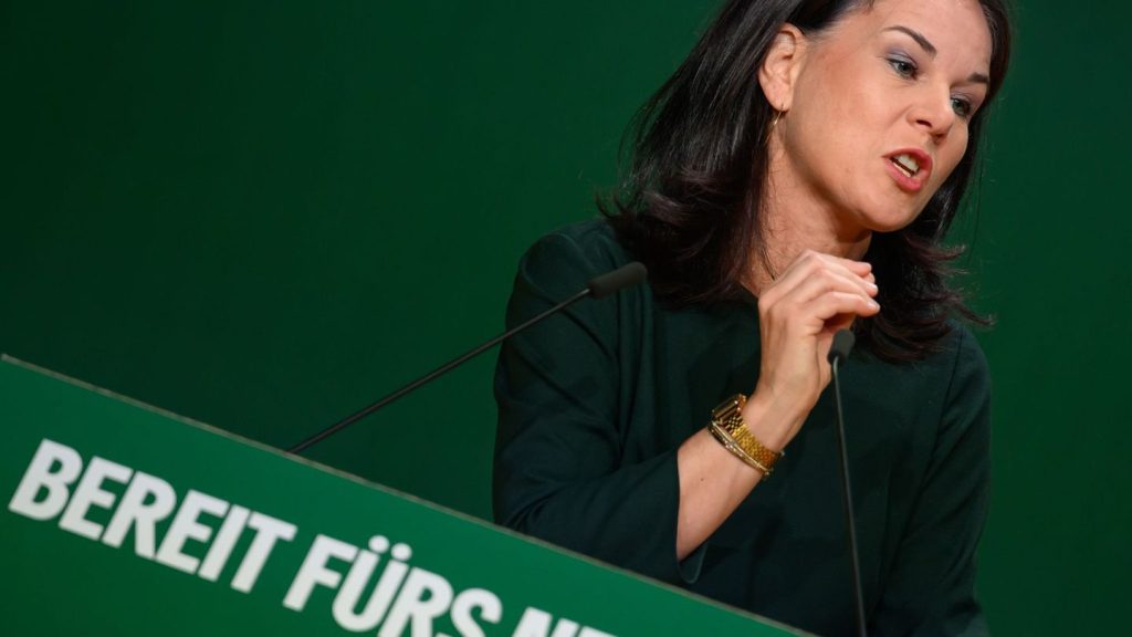 Bundestagswahl: Baerbock: Im Wahlkampf nicht "mit Dreck bewerfen"