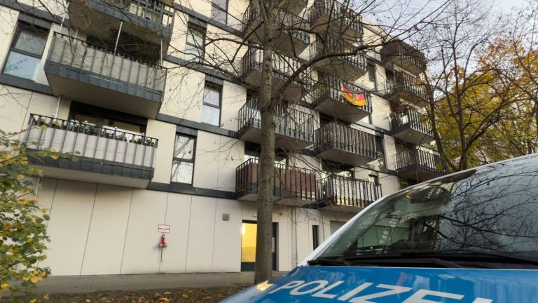 Berlin-Marzahn: Mann soll Frau und zwei Kinder getötet haben – Polizei fahndet nach Täter