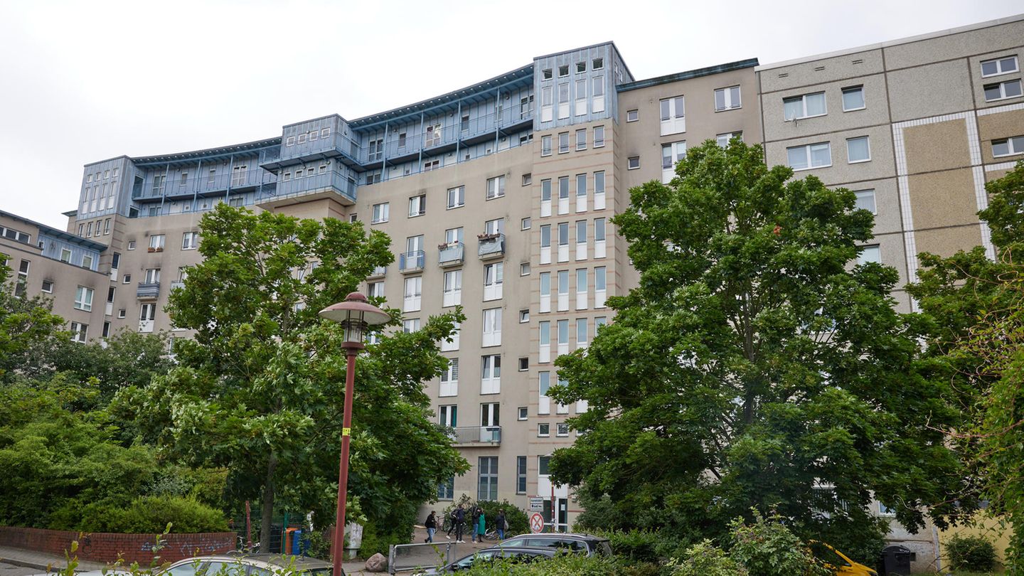 Berlin: Tochter aus dem Fenster geworfen – Mutter vor Gericht