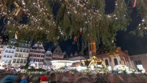 Fehler bei Produktion: Für Glühwein ungeeignet: Tassen auf Frankfurter Weihnachtsmarkt zurückgerufen