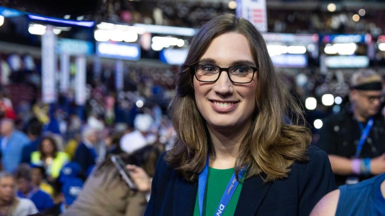 Sarah McBride: Erste Transfrau im US-Kongress: Schon vor Amtsantritt wird sie zur Zielscheibe