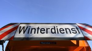 Verkehr: Winterdienst im Einsatz - Ab Montag mildere Temperaturen