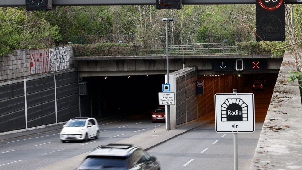 Autoverkehr: Tiergartentunnel Richtung Süden für Autos wieder offen