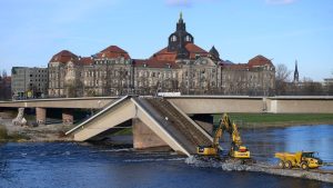 Brückeneinsturz: Komplettabriss der Carolabrücke in Dresden nötig