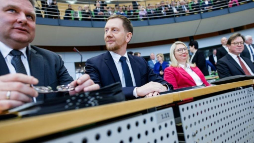 Ministerpräsidentenwahl in Sachsen: Kretschmer in zweitem Wahlgang bestätigt