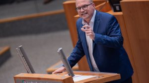 Wahlkampf: Vor der Bundestagswahl: SPD im NRW-Landtag attackiert Merz