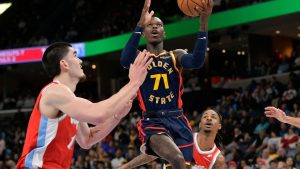 Basketball in der NBA: Dennis Schröder kassiert 51-Punkte-Pleite bei Warriors-Debüt