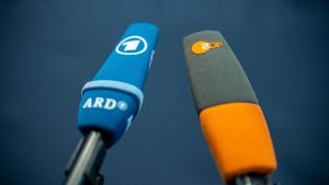 Medien: ARD und ZDF sagen zweites TV-Duell Habeck - Weidel ab