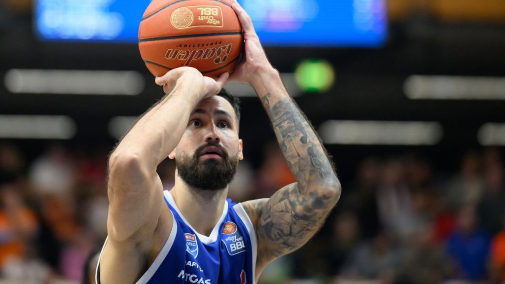 Basketball-Bundesliga: Niederlage in Würzburg: Dämpfer für Syntainics MBC