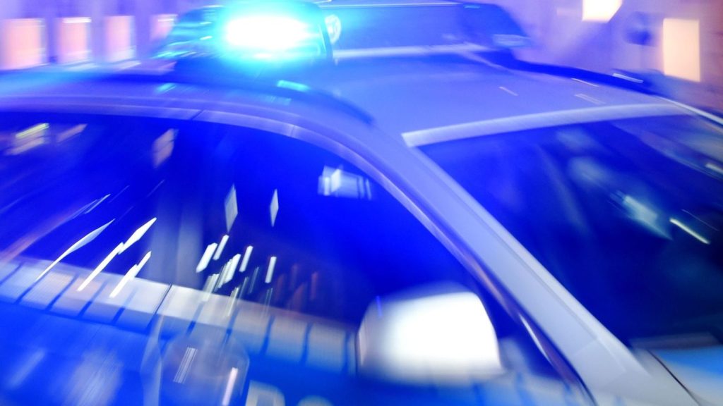 Kurioser Polizei-Einsatz: Um Erste zu sein: Vierjährige schläft vor Kita-Eingang