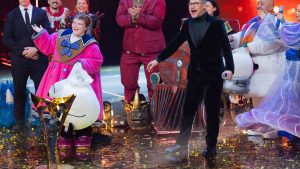 Fernsehen: Sängerin Loi holt als Panda den "Masked Singer"-Sieg