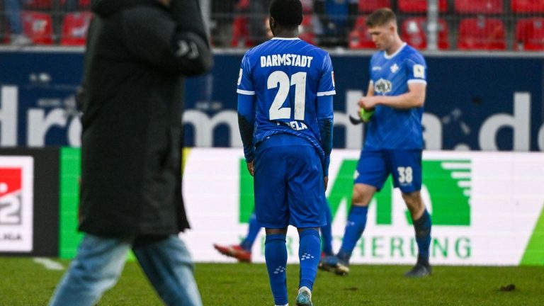 2. Fußball-Bundesliga: Ende der Erfolgsserie: Darmstadt strauchelt in Regensburg