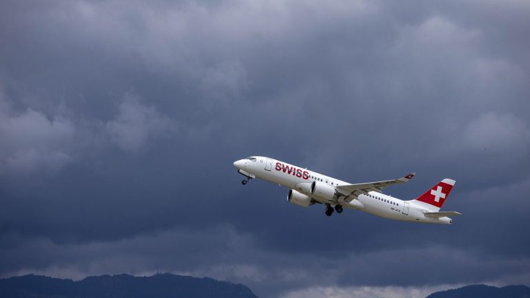 Flugzeug in Not: Rauch in der Kabine: Passagiere der Swiss auf Heimflug