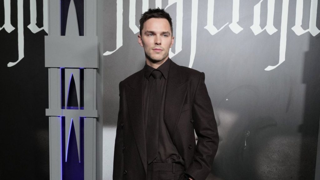 Nicholas Hoult: Ungewöhnliches Geschenk nach "Nosferatu"-Dreh