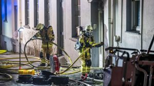 Lüdenscheid: Brand in Mehrfamilienhaus - Verdacht auf Brandstiftung