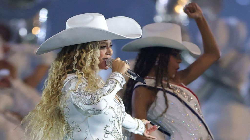 Weihnachts-Halbzeitshow der NFL: Beyoncé zeigt sich mit Tochter Blue Ivy