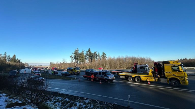 Unfälle: Massenkarambolage auf der A9 bei Schleiz