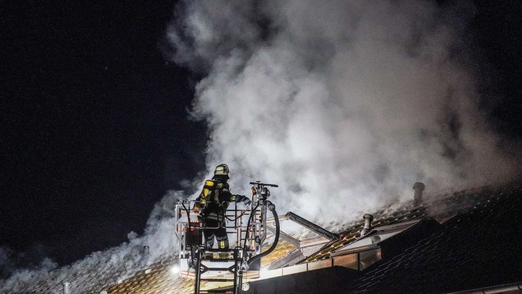 Kreis Esslingen: Brand in Mehrfamilienhaus - Bewohner kommt ums Leben