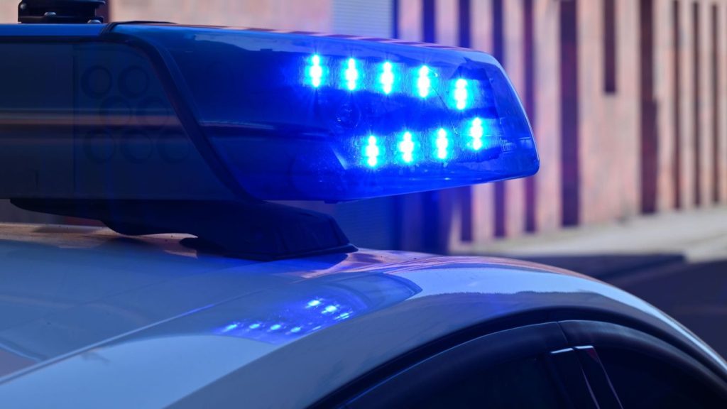 Polizeieinsatz: Messer-Angriff in Obdachlosenheim - Mann schwer verletzt