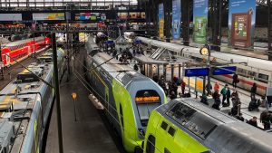 Zugverkehr im Norden: Zug bleibt bei Tornesch liegen - Ausfälle und Verspätungen