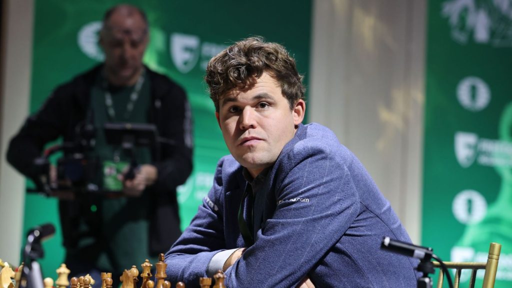 Schnellschach-WM: Wegen einer Jeans: WM-Aus für Titelverteidiger Carlsen