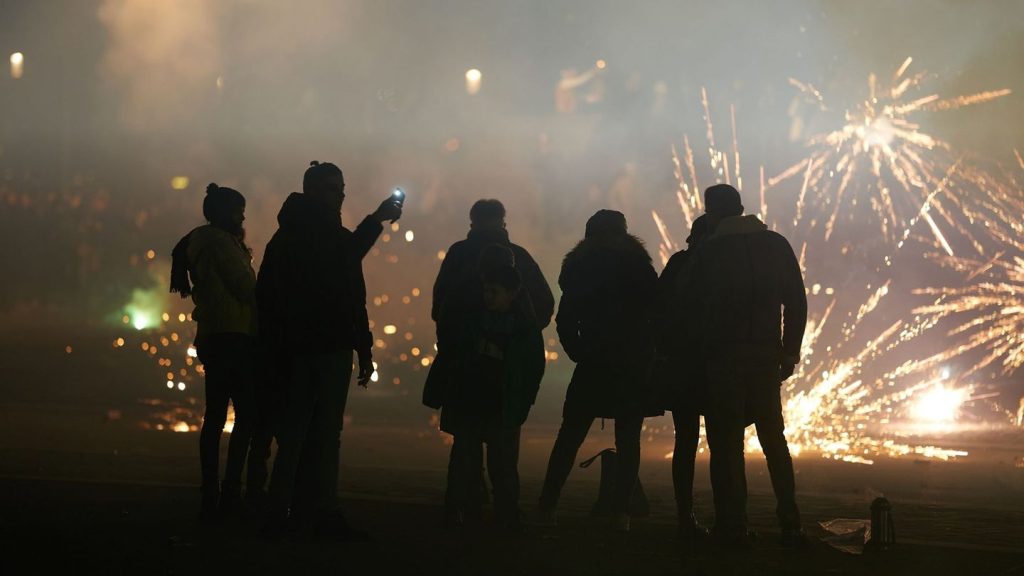 Nach Böllerverkaufsstart: Mehrere Polizeieinsätze wegen verfrühter Feuerwerksböllerei