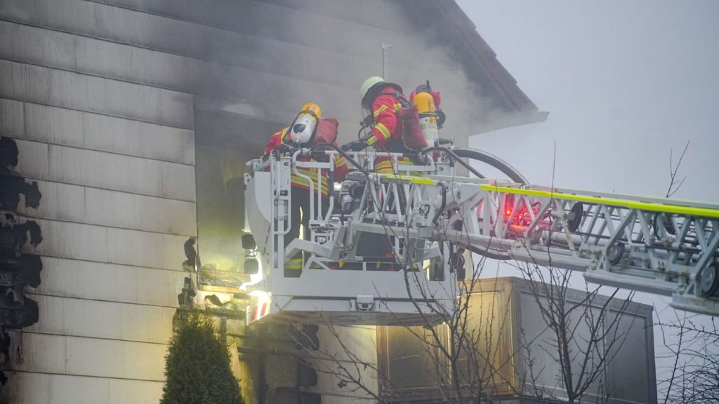 Kreis Esslingen: Ein Toter nach Brand in Wohnhaus