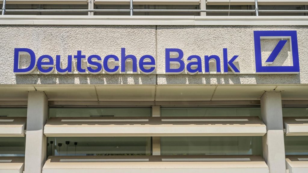 Deutsche Bank in Lübeck: Einer der größten Tresorräume: Hunderte Schließfächer aufgebrochen und ausgeraubt